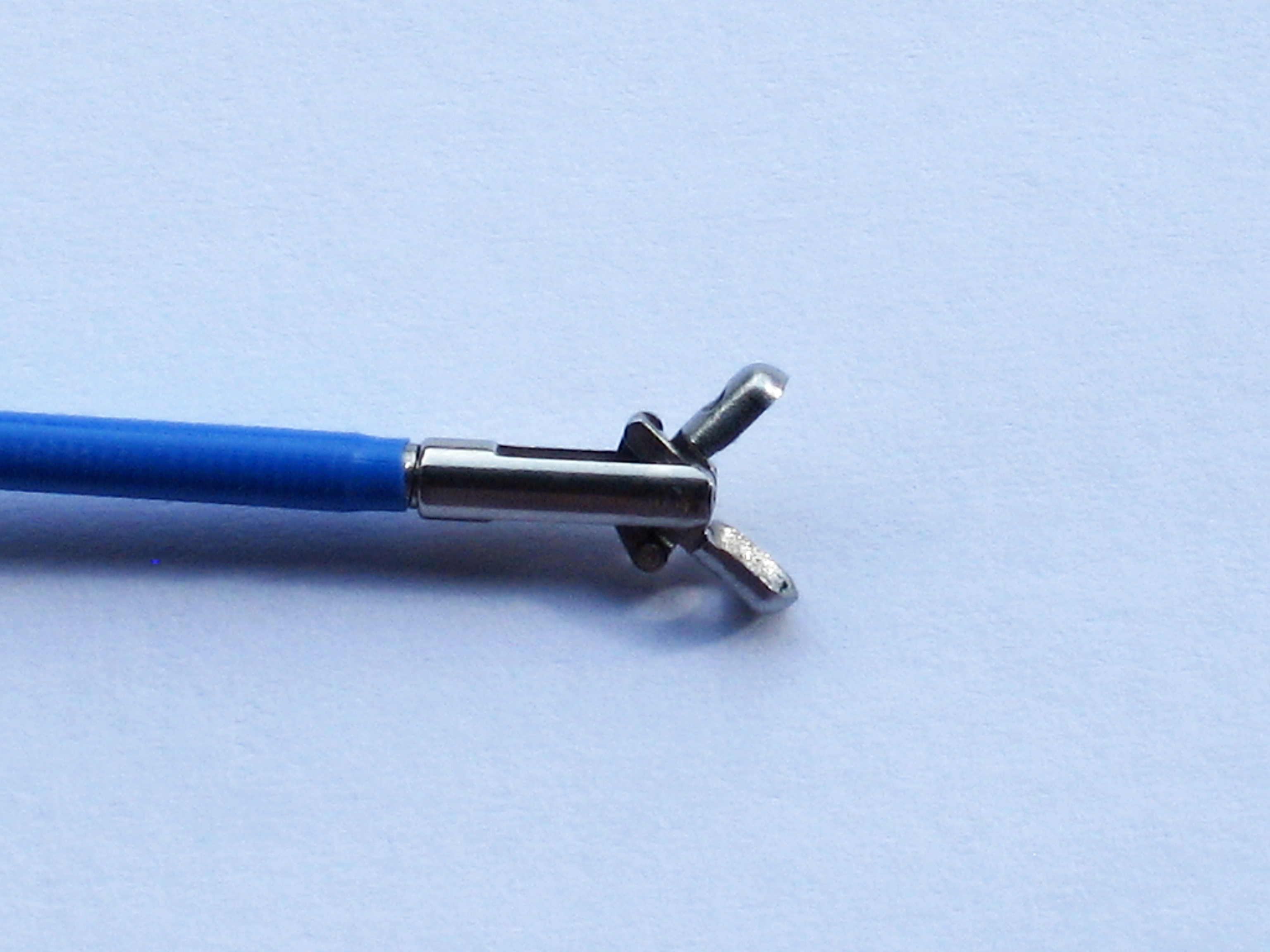 Einweg Hot-Biopsie Zange, Olympus HF Anschluss, beschichtet (Ø 2,4 mm x 2300 mm) – Abbildung 2